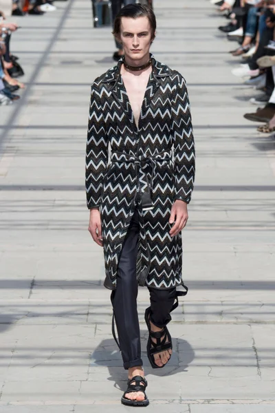 Look 8